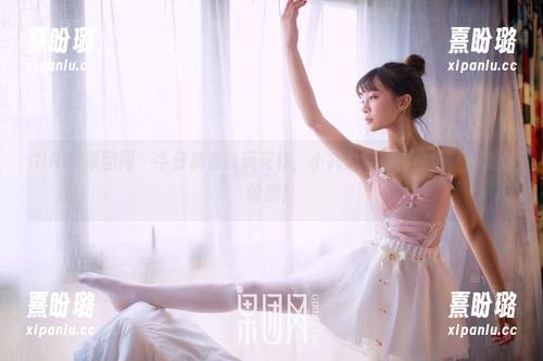 GIRLT果团网-小九九 GIRLT果团网 - 牛仔裤也能玩花样,小九九私房作品选,看我这轮廓!