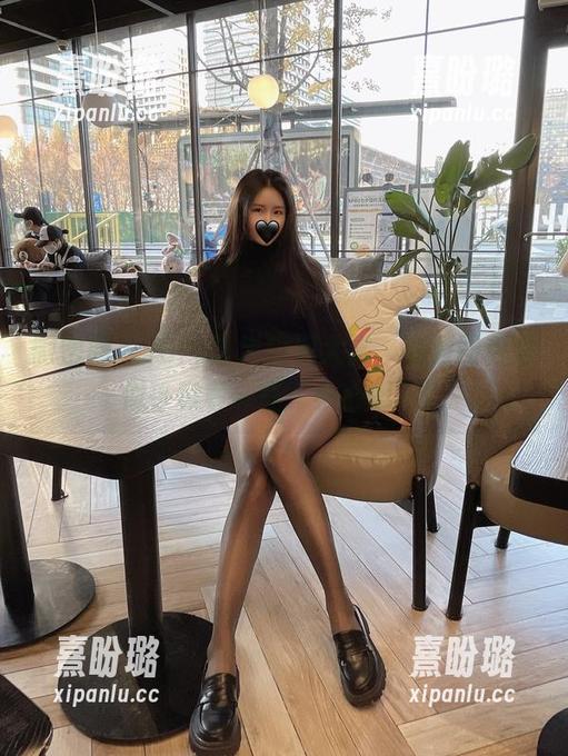 微密圈 - July芝岚短裤大赏，高清图包里似乎藏着一些“小心思”？