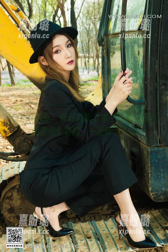 Ligui丽柜 - 轩轩的阶下木兰写真，图片果然是个套路，一直停不下来