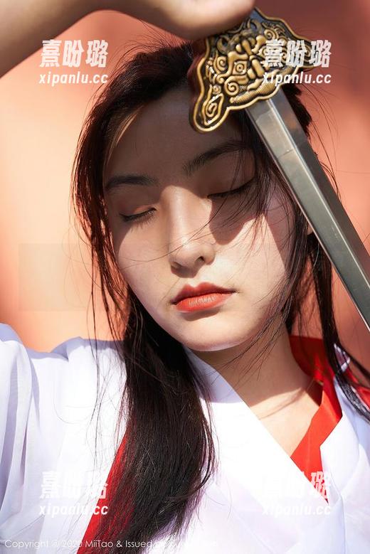 MiiTao蜜桃社-李颖诗 MiiTao蜜桃社 - 李颖诗吊带独特的写真集——轻巧而充满暗示