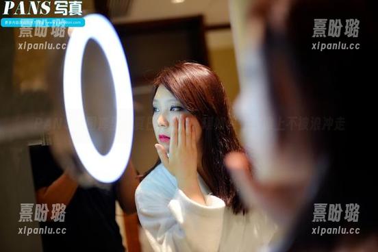 PANS - 图库里的夏日长腿：蘇琪如何在沙滩上不被浪冲走