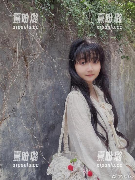 召唤Sayako＿今年4岁，私拍内外的“秘书人生”