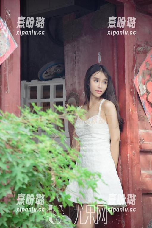 UGirls尤果网-张译文 UGirls尤果网 - 这个学妹图包,张译文该给她的课本里乱涂乱画