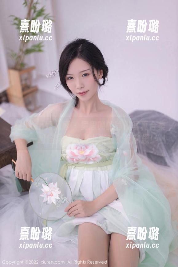 Xiuren秀人网 - 吴思晚的瑜伽写真合集：一组怪异的姿势小游戏？有意思！