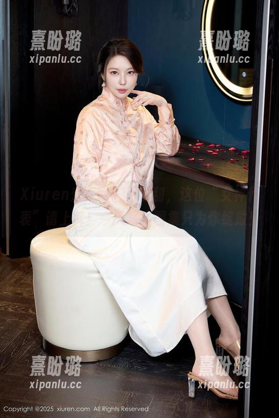 Xiuren秀人网-尹甜甜 Xiuren秀人网 - 尹甜甜,这位“女神代表”请上前!今天写真图集只为你绽放!