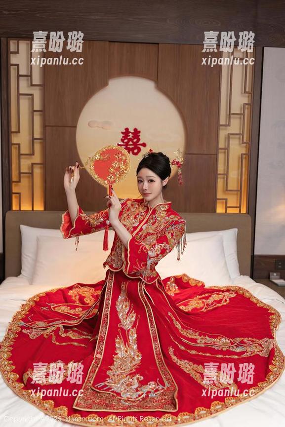 Xiuren秀人网-文芮jeninfer Xiuren秀人网 - 当文芮jeninfer的职业装遇上在线写真,不太寻常的搭配