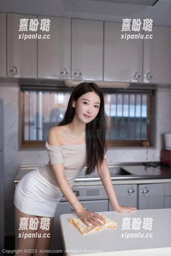 Xiuren秀人网-晓梦may Xiuren秀人网 - 晓梦may的全套水花四溅:泳池里的那些图集