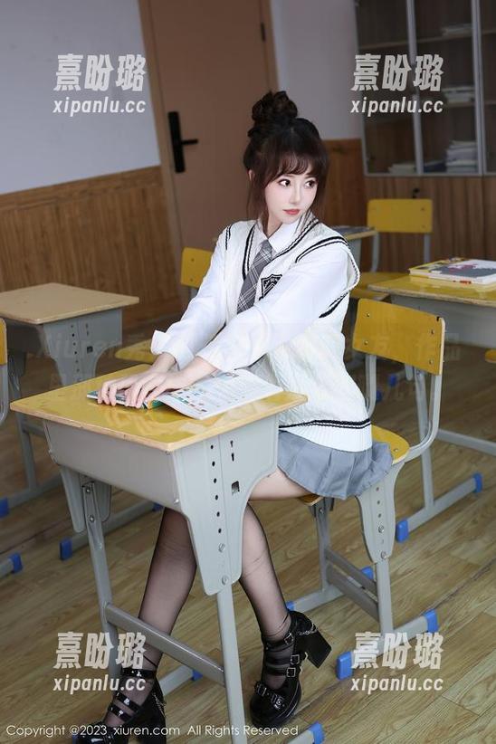 Xiuren秀人网-王俪丁呀 Xiuren秀人网 - 王俪丁呀的女友,作品里那种日常感,想对着屏幕嘟囔几句。
