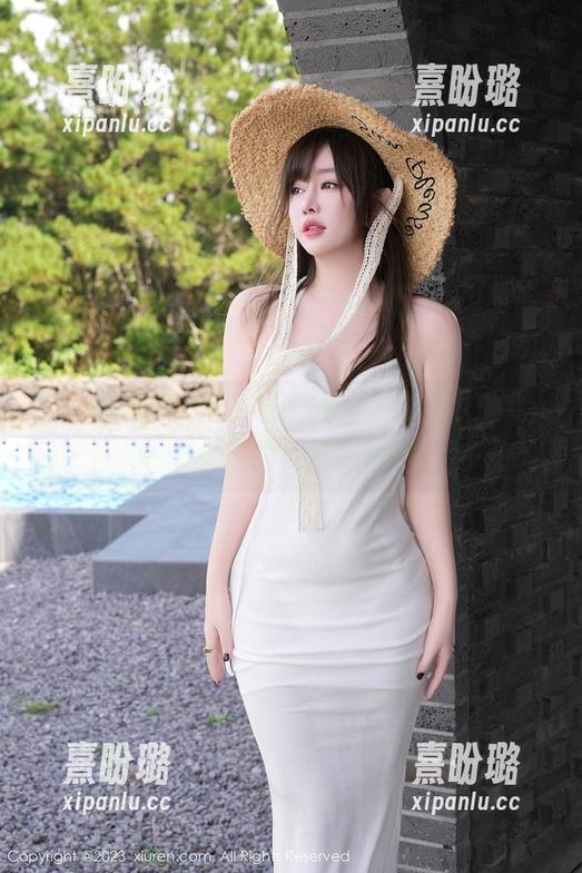Xiuren秀人网-王馨瑶yanni Xiuren秀人网 - 王馨瑶yanni的私房:一个女孩的无敌原图集!