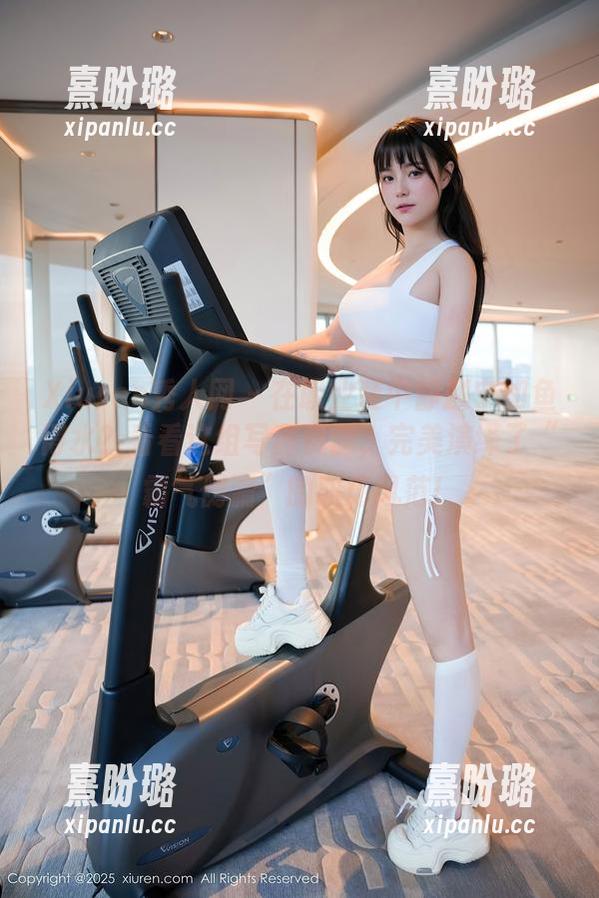 Xiuren秀人网-静颜宁 Xiuren秀人网 - 在职业装中静颜宁如鱼得水?看看这组写真资源,完美演绎了“霸气侧漏”的职场风范!