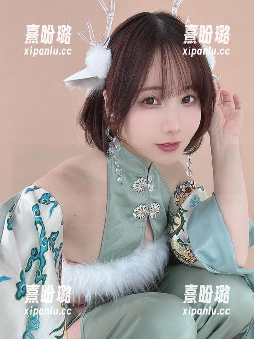 这套豹纹带有けん研(けんけん)气息，私拍界的“隐秘”版草图