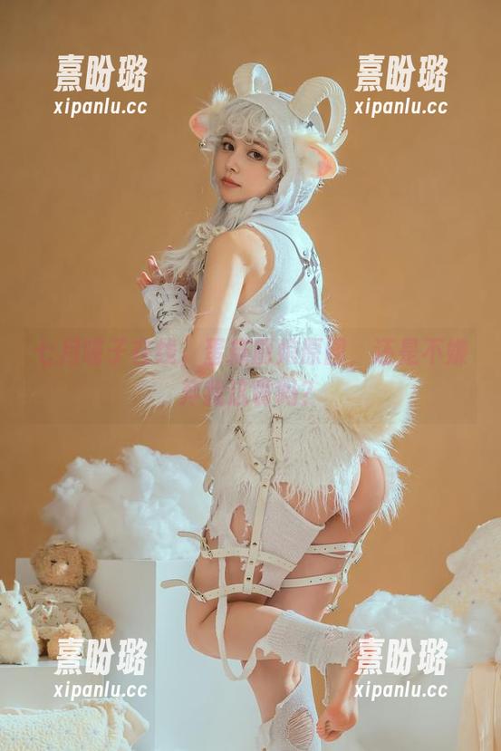 七月喵子 七月喵子在线,蛋糕厨娘原图,还是不嫌弃我这嘴吗?