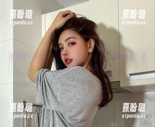 微密圈 - 火热厨房里的于芷晴，让人觉得在做饭，套图下载后或许会有灵感！