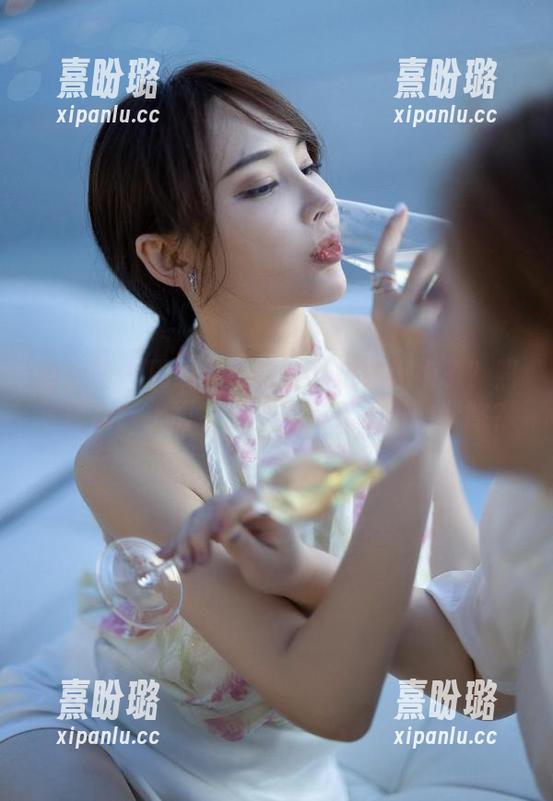 周妍希 微密圈 - 周妍希啥时候开始穿旗袍了?照片讲真,上面有多少内购无水印的套路?