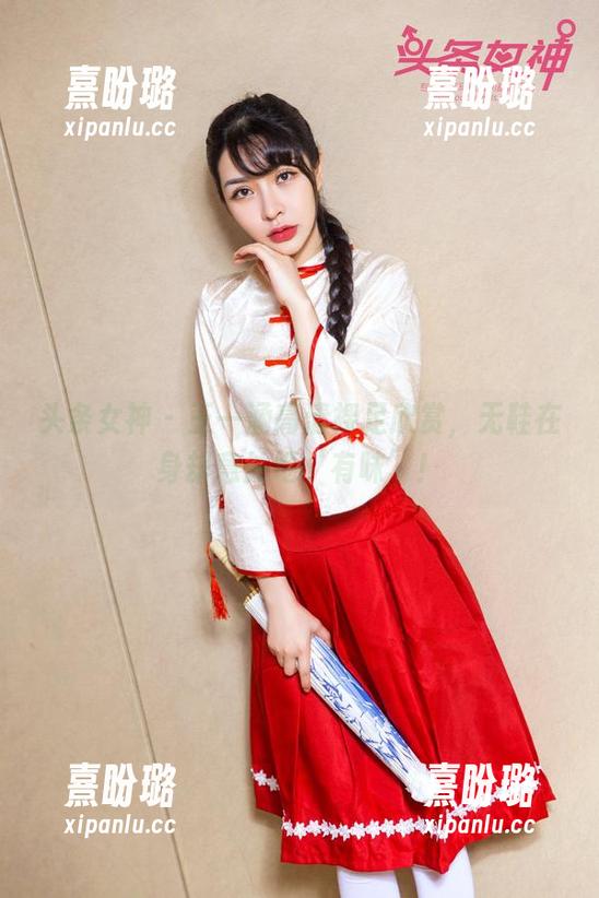 头条女神-王一涵 头条女神 - 王一涵高清裸足欣赏,无鞋在身却意外地‘有味’!