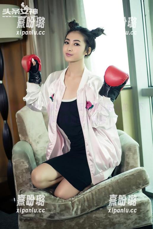 头条女神-赵灵儿 头条女神 - 体操服搭配赵灵儿的私拍,不得不说是别有风味