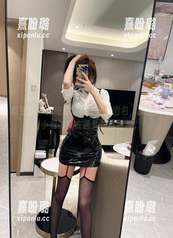 奔跑的晶骡子 微密圈 - 奔跑的晶骡子私房图包,那里美丽小姐的睡衣像梦一样缠绵。