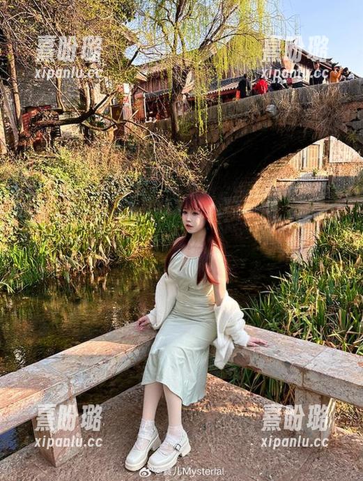 宝儿mysterial 从宝儿mysterial的美图里重温夏日,就这款套图,不白走一遭吗?
