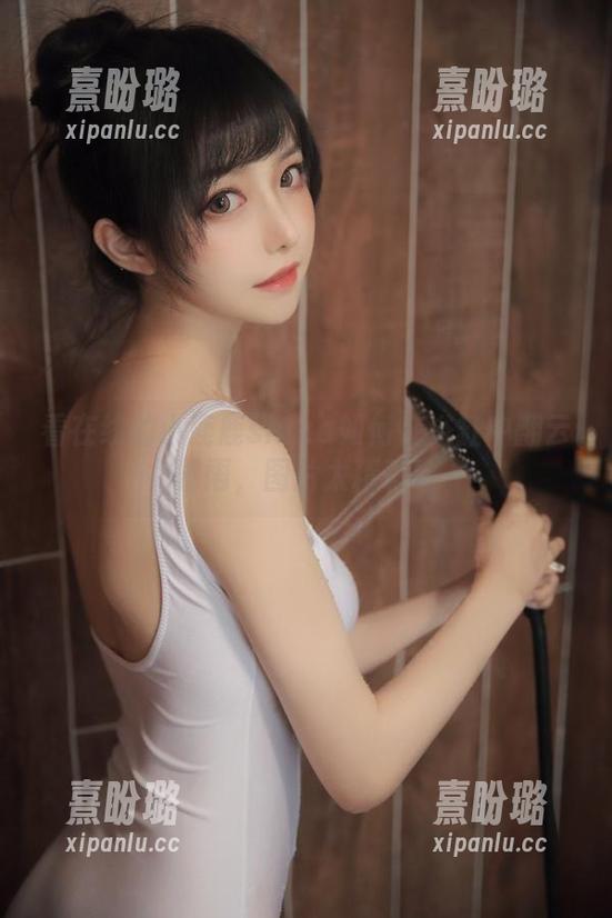 看在线的小鹿鹿shika如何在浴缸中翻云覆雨，图片太精彩！