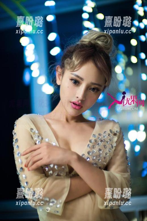 尤果网 - 奶茶Emily泳衣写真下，光怎么可能？让无圣光来袭！
