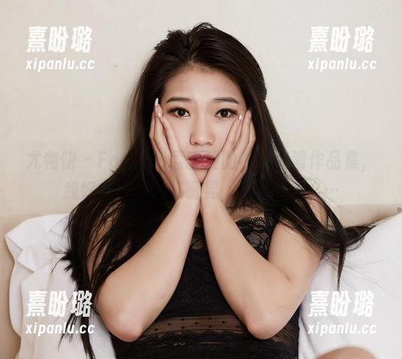 尤物馆 - FoxYini孟狐狸的校园高清作品集，我好像在阳台晃啊晃，发现了什么…