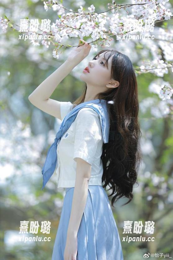 怡子yiii 怡子yiii在线,清纯美图,一眼就让人想起空气清新的那个夏天。