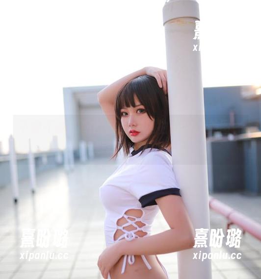 不得不说，您的蛋蛋这私拍的肉丝美图，图片里藏着点小心思。