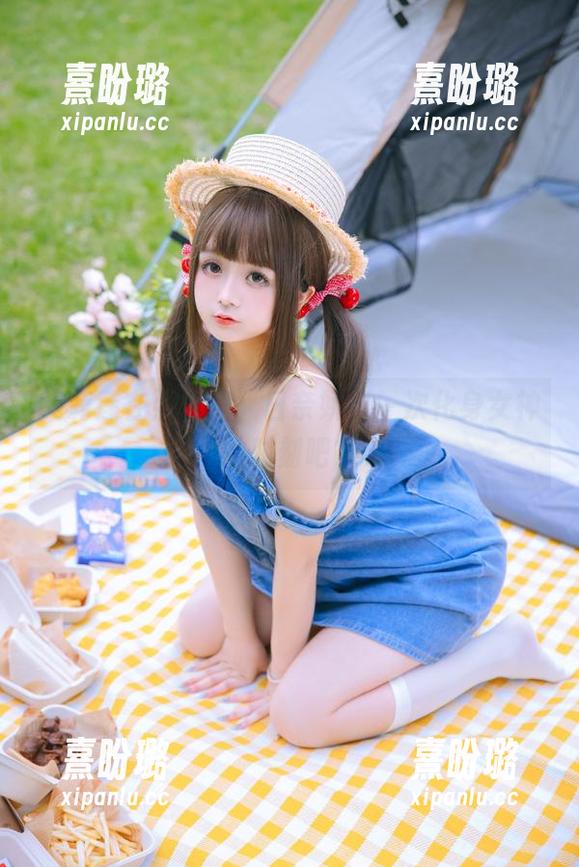 芙莉莲在照片里，日奈娇又一次化身女神的时刻吧？