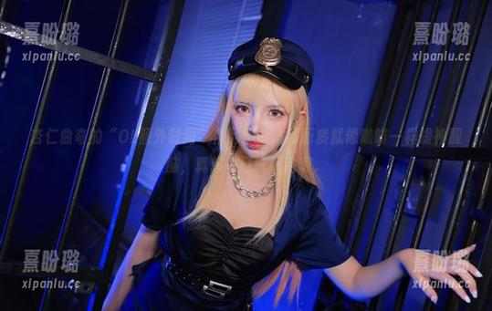 杏仁曲奇 杏仁曲奇的“OL额外时间”作品集,高清画质就像咖啡一样提神醒脑,真想一口气看完啊。