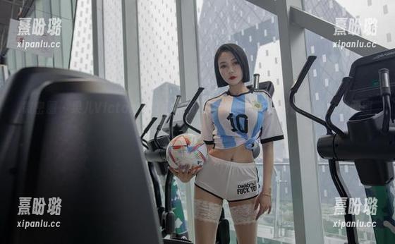 果儿Victoria 微密圈 - 果儿Victoria的奶牛原图,没想到私拍也能藏着这样的图景?