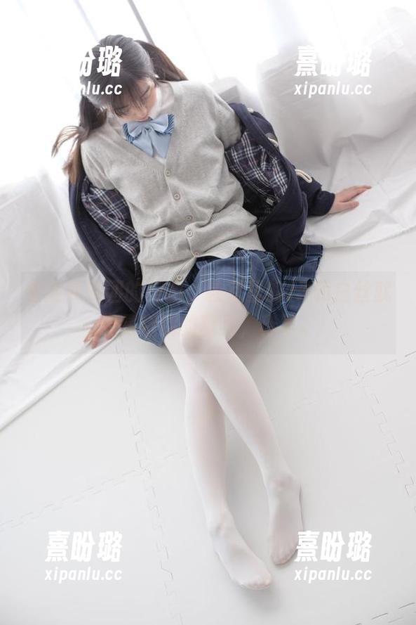 森萝财团 看森萝财团的美图,教室里的JK和白丝就像是特别的糖果,稀罕。
