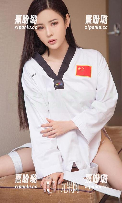爱尤物-林微微 爱尤物 - 白到发光!林微微的写真集分享,就等你开启这场洗净眼球的旅程。