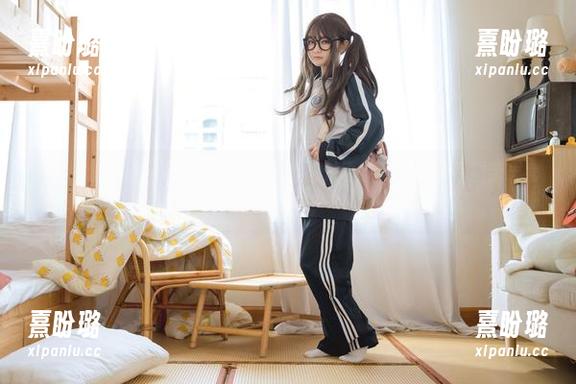 神沢永莉 看神沢永莉如何驾驭裤里丝:这组图片合集可能会让你重新思考穿搭