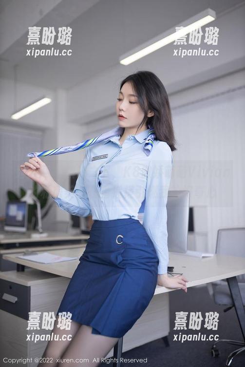 秀人网-K8傲娇萌萌Vivian 秀人网 - 旗袍之下,K8傲娇萌萌Vivian的私房美图在暗搓搓引燃我的好奇心