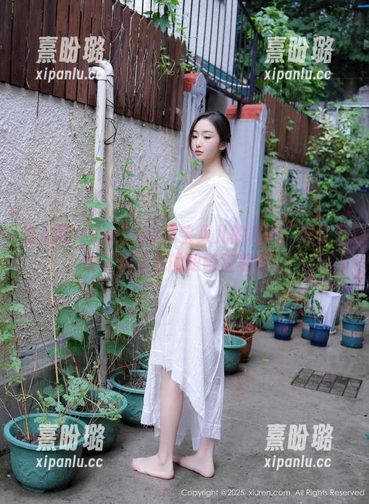 秀人网-Vetiver嘉宝贝儿 秀人网 - Vetiver嘉宝贝儿的校服:原图下载,别让你的眼睛空着哦!