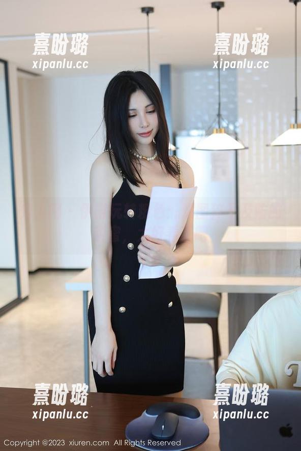 秀人网 - 伊诺玩转粉色：原图猝不及防的甜蜜，太好看了吧