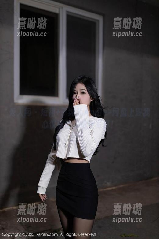 秀人网-子纯儿Annie 秀人网 - 短裙+子纯儿Annie=网盘上毁我心仪清单的绝佳写真!