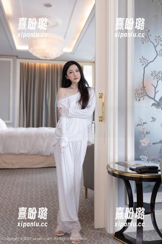 秀人网-小尤奈 秀人网 - 关于小尤奈的这组旅拍图集,有没有人想问问这背后的秘辛?