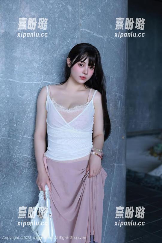 秀人网-徐莉芝Botty 秀人网 - 一言不合就洗澡!徐莉芝Botty浴室合集带你见识洗浴的另一种打开方式。