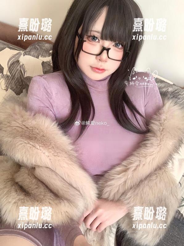 纯爱neko 看!纯爱neko的红裙子飘飘欲仙,大家看得眼睛不够用了!
