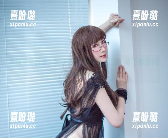 说到免费图集，翎柒菜菜出手真心大方，真不愧是10万粉丝的博主！