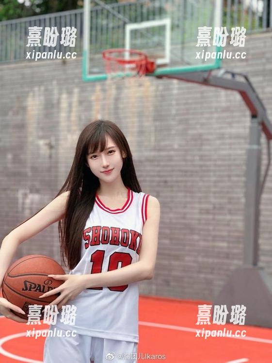 腐团儿Ikaros 下载腐团儿Ikaros的职业装套图,谁说上班就不能风骚?