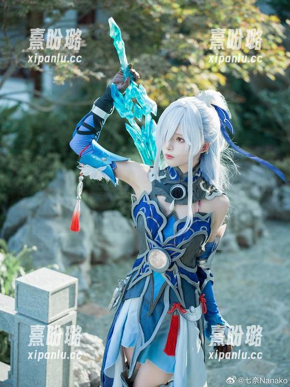 “波奇酱”的每张图片在线都在跟我暗示些什么，“腥味猫罐”，你这是故意的吗？