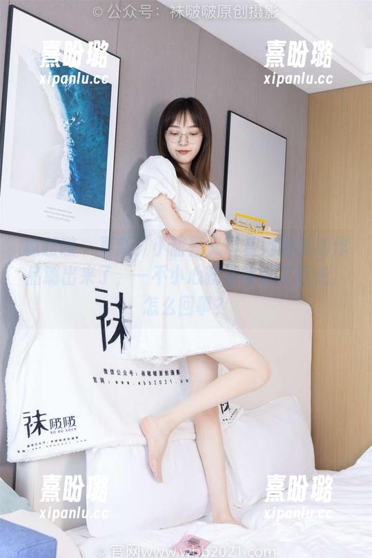 袜啵啵-小甜豆 袜啵啵 - 更新!小甜豆又带着她的美脚作品蹦出来了,一不小心就被吸引了目光,怎么回事?