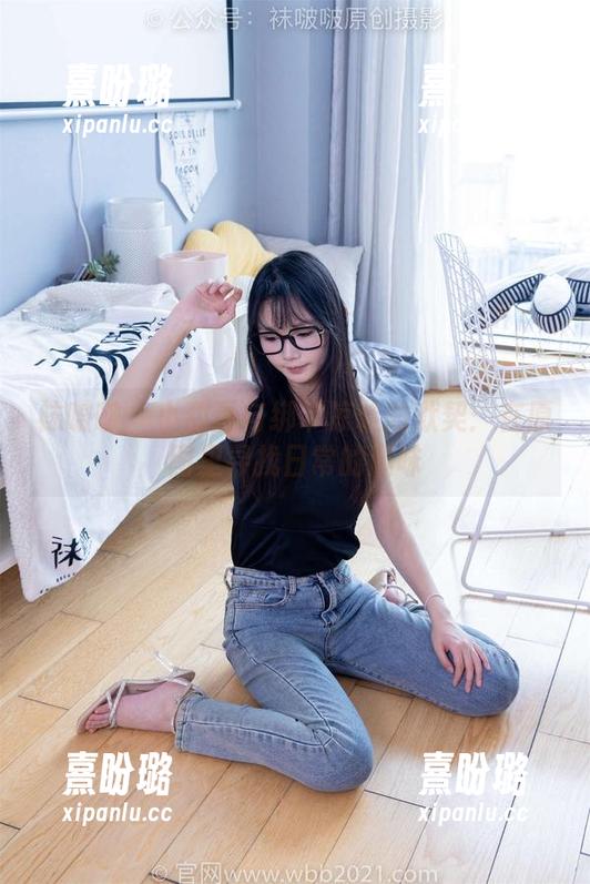袜啵啵-小甜豆 袜啵啵 - 小甜豆与绑带凉鞋的默契:在原图里寻找日常的趣味