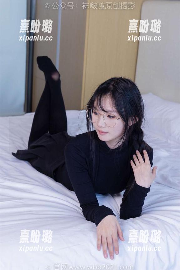 袜啵啵-甜甜圈 袜啵啵 - 甜甜圈的缤纷图库:肉色踩脚袜中的花絮,就是这么随意