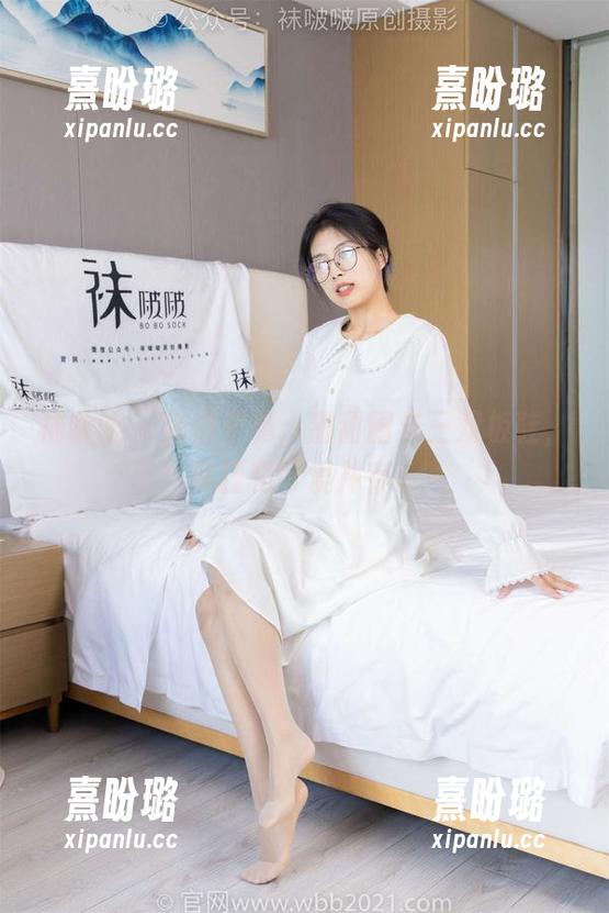 袜啵啵-甜甜圈 袜啵啵 - 免费不羁:甜甜圈与三双板鞋,疯狂和可爱并存。