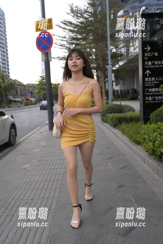魔镜街拍 嘿!魔镜街拍,黑色包臀裙和细跟小高跟的完美结合,气质爆表,必看写真分享!